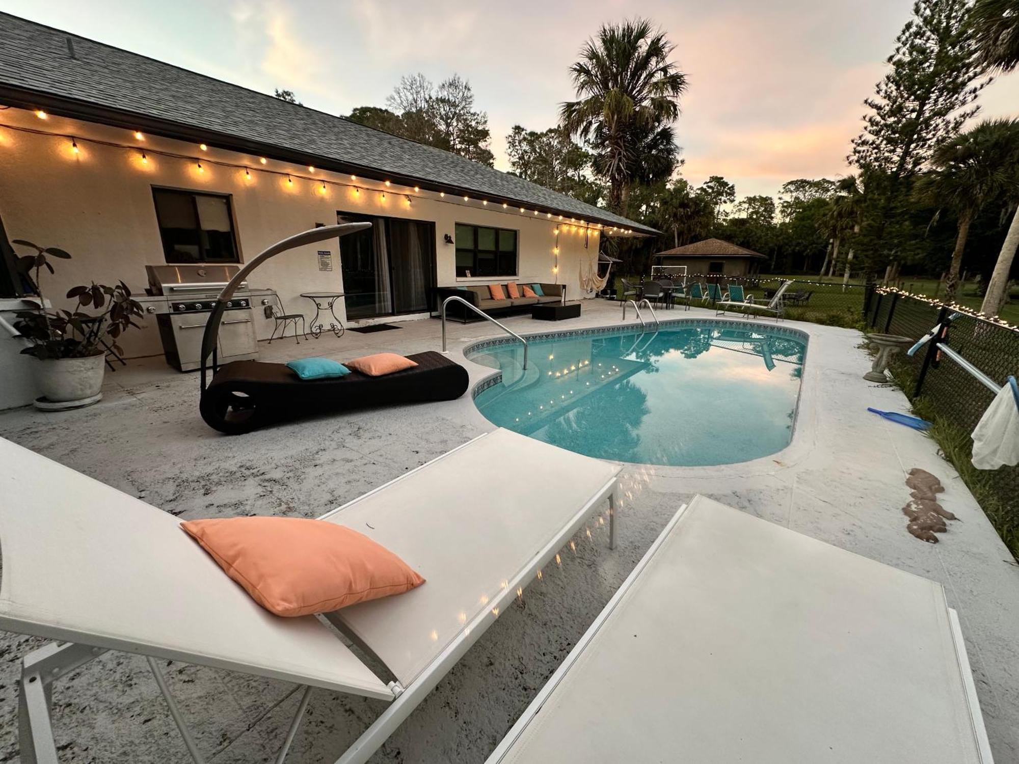 Vacation Pool Home In The Woods. North North Naples المظهر الخارجي الصورة